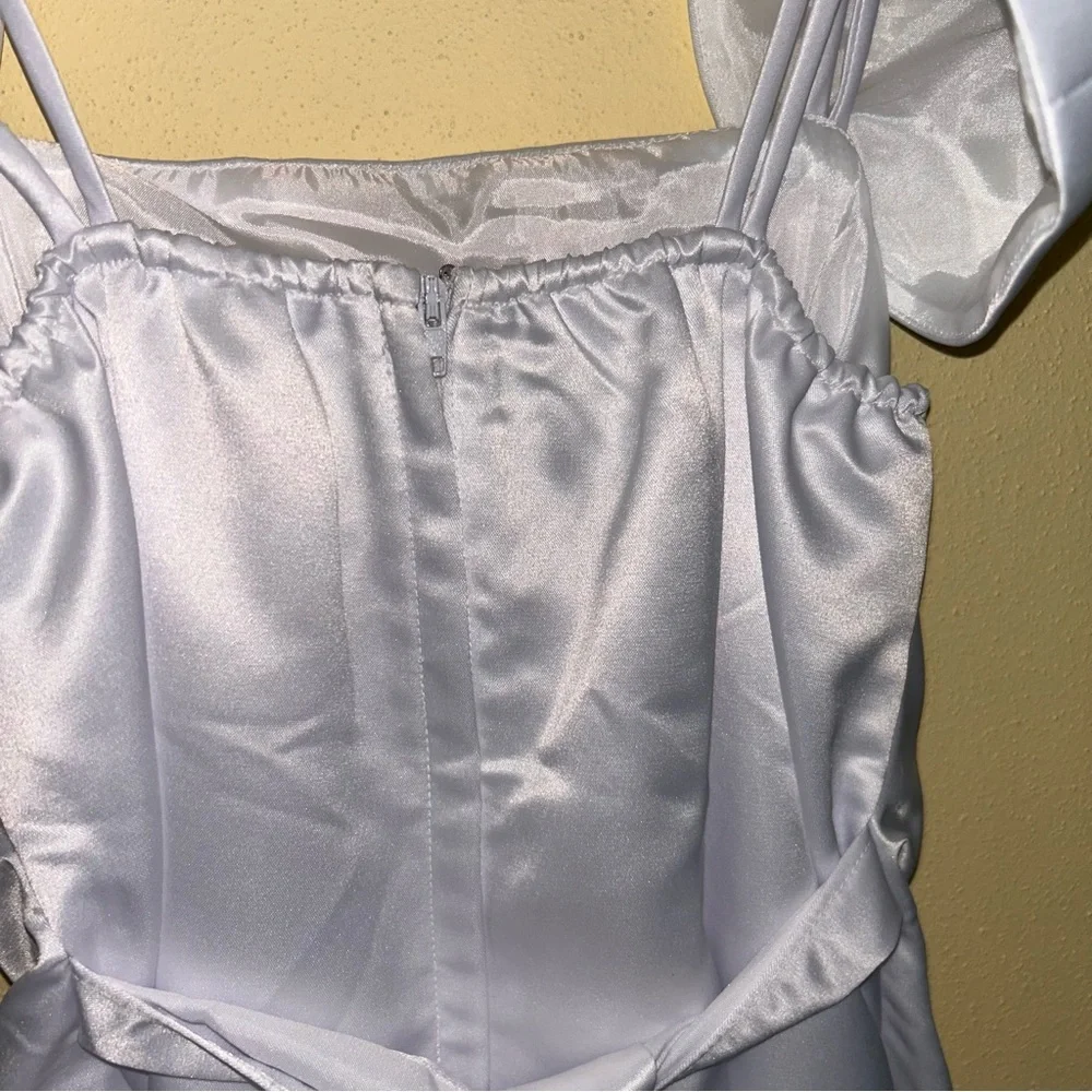 NWOT flower girl/ communion dress size 10 white with short cap sleeve cover‎ up